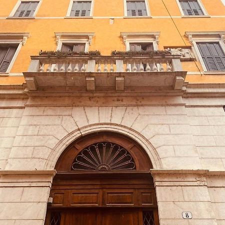 Mario Number 8 Verona Exterior foto