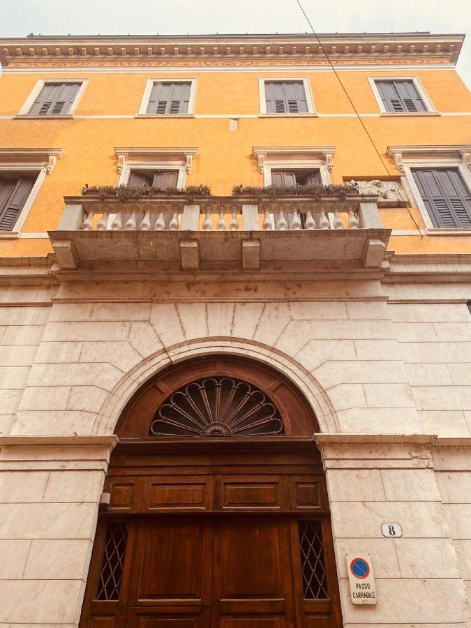 Mario Number 8 Verona Exterior foto